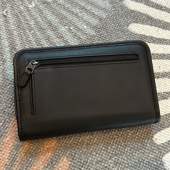 COACH BLACK LEATHER ZIP-AROUND TRAVEL WALLET - Picture 5 of 7